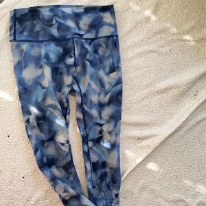 Size 8 lululemon wonder unders